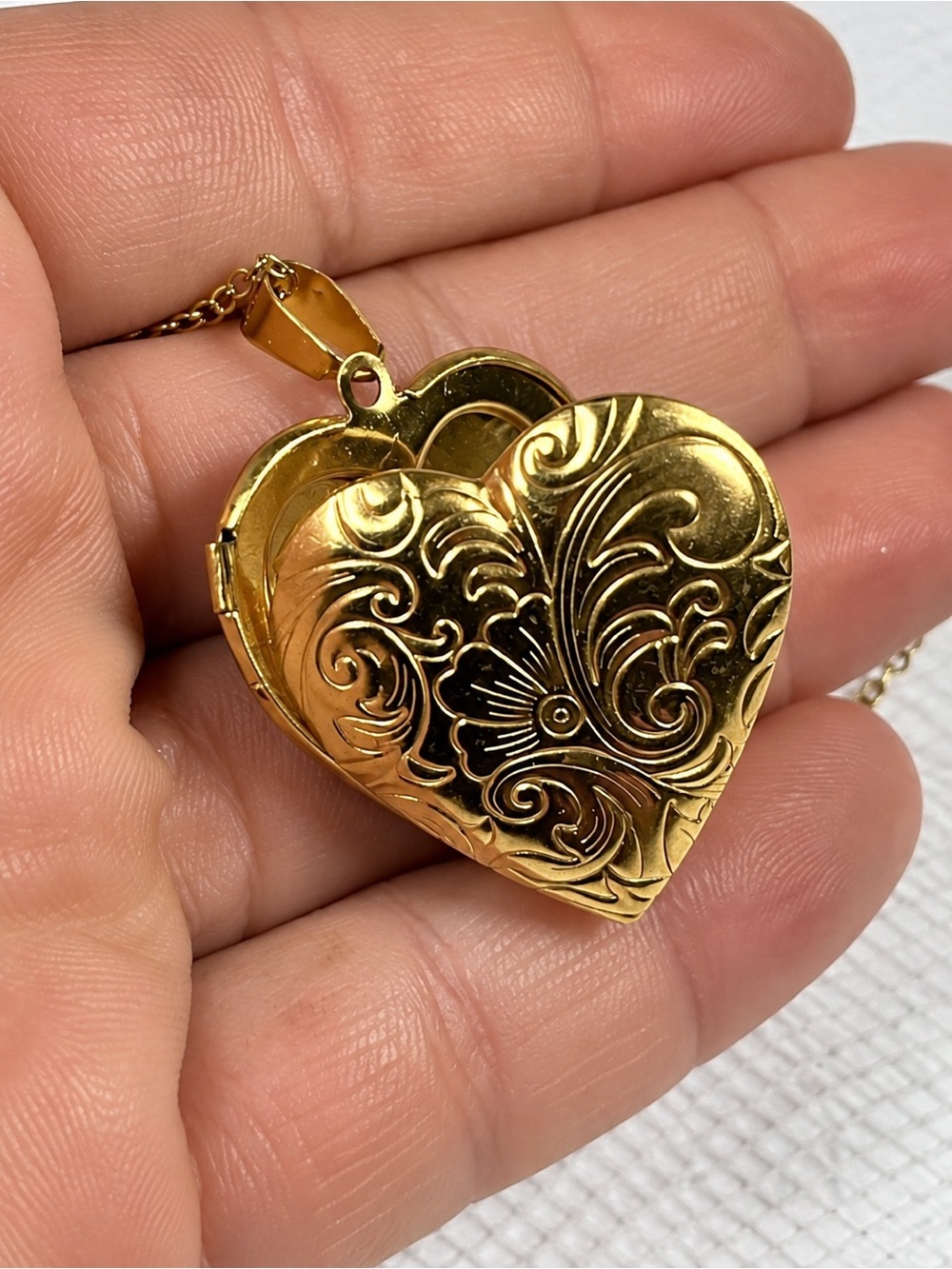 Gold Heart Photo Locket Necklace